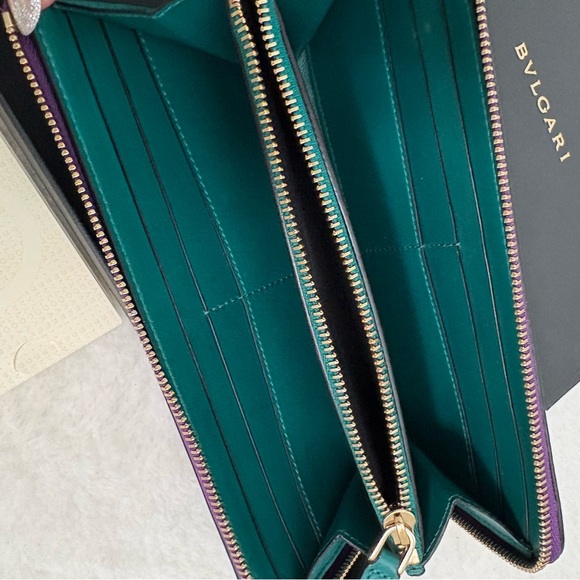 Authentic Bvlgari Serpenti Forever  Leather Zip Wallet - Picture 5 of 15